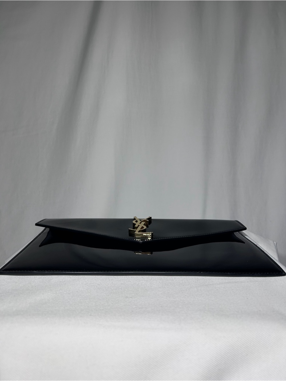 Saint Laurent Black YSL Patent Leather Y-Ligne Clutch gold-tone Y buckle - Picture 2 of 9